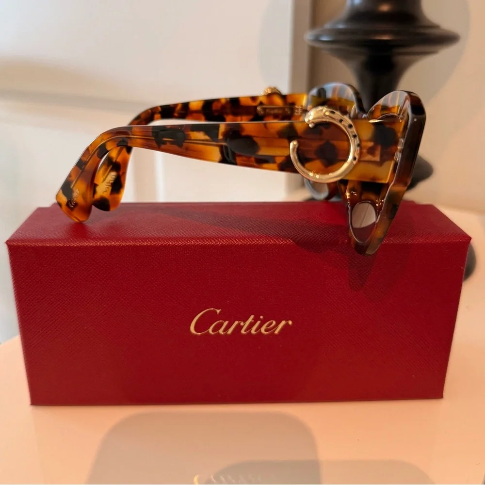 Cartier Brown Tortoise Sunglasses
Never worn Brand new - Picture 2 of 4